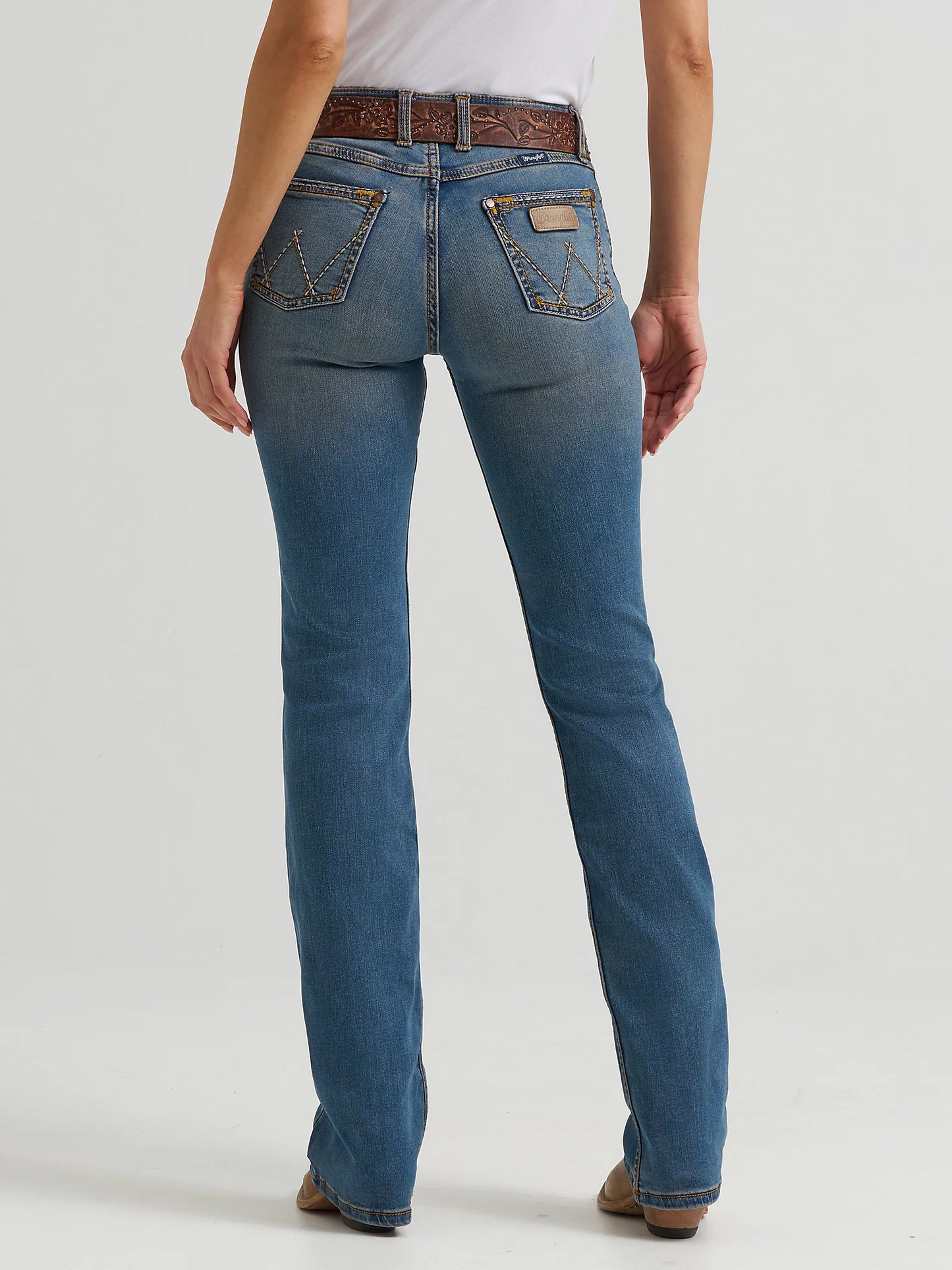 1009MWZKM Women's Wrangler Retro Mae Mid Rise Bootcut Jean