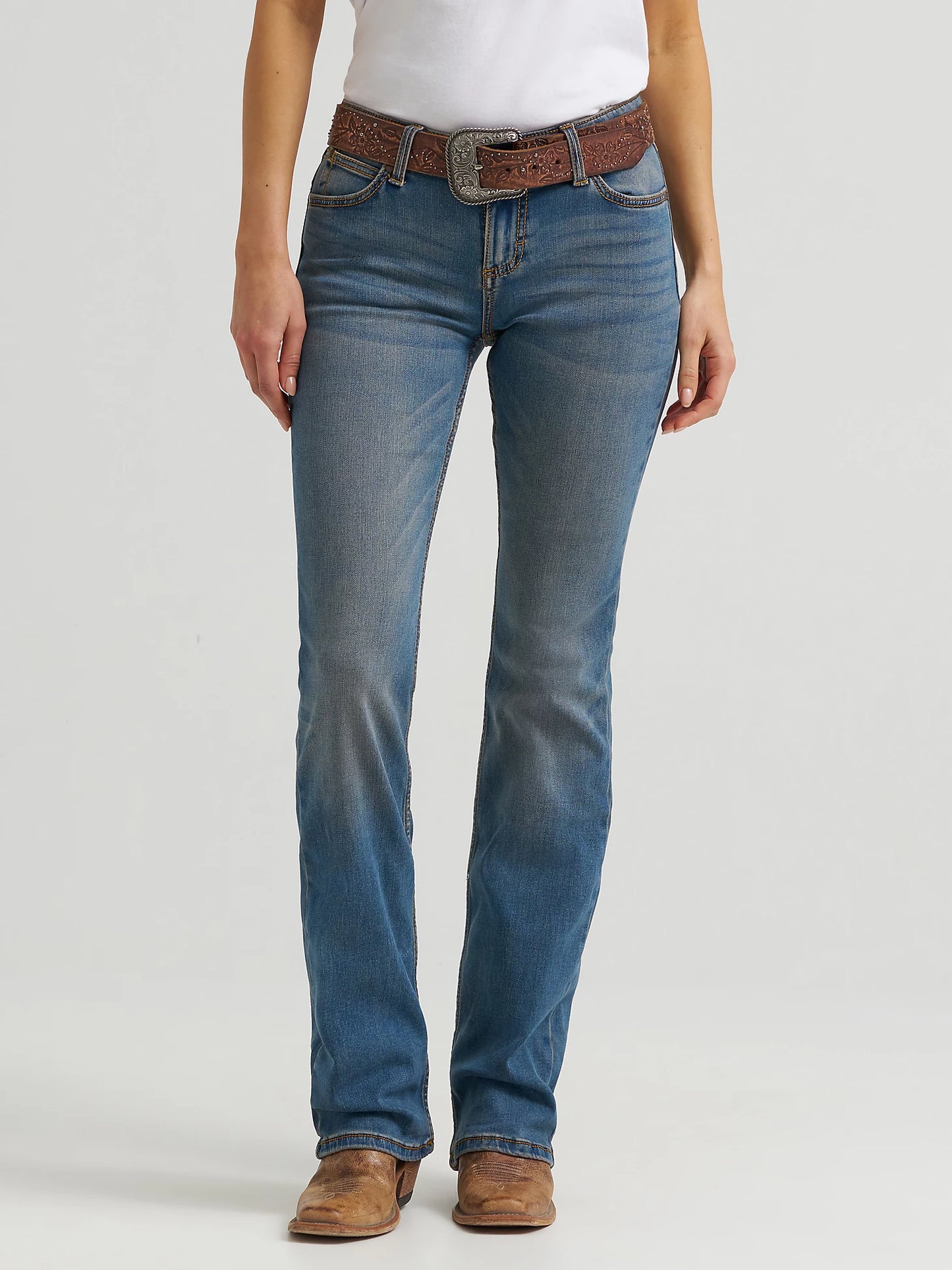 1009MWZKM Women's Wrangler Retro Mae Mid Rise Bootcut Jean