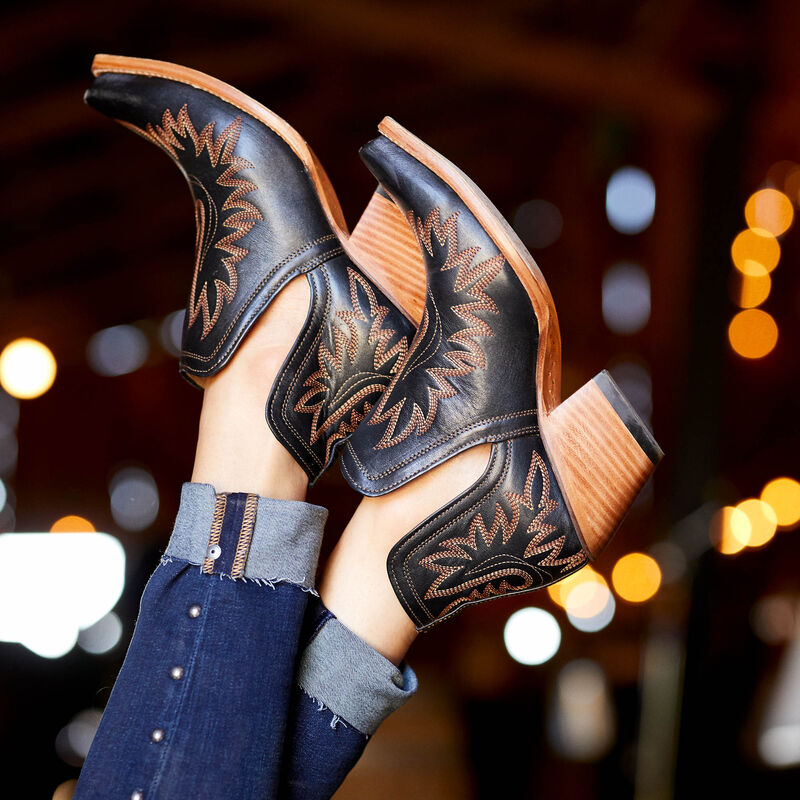 10029653 ARIAT WMS DIXON BROOKLYN BLK-BLACK BOOTS