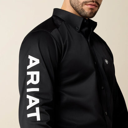 10034231 ARIAT LOGO SHRT-BLACK