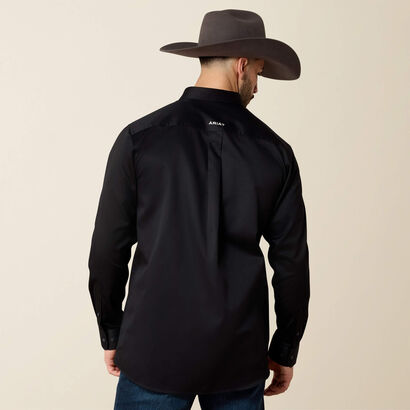 10034231 ARIAT LOGO SHRT-BLACK