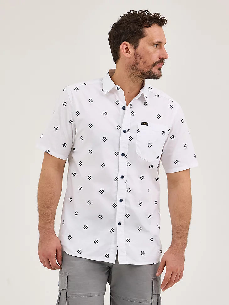 112361942 Men's Extreme Motion All Purpose Short Sleeve Print Button Down Shirt