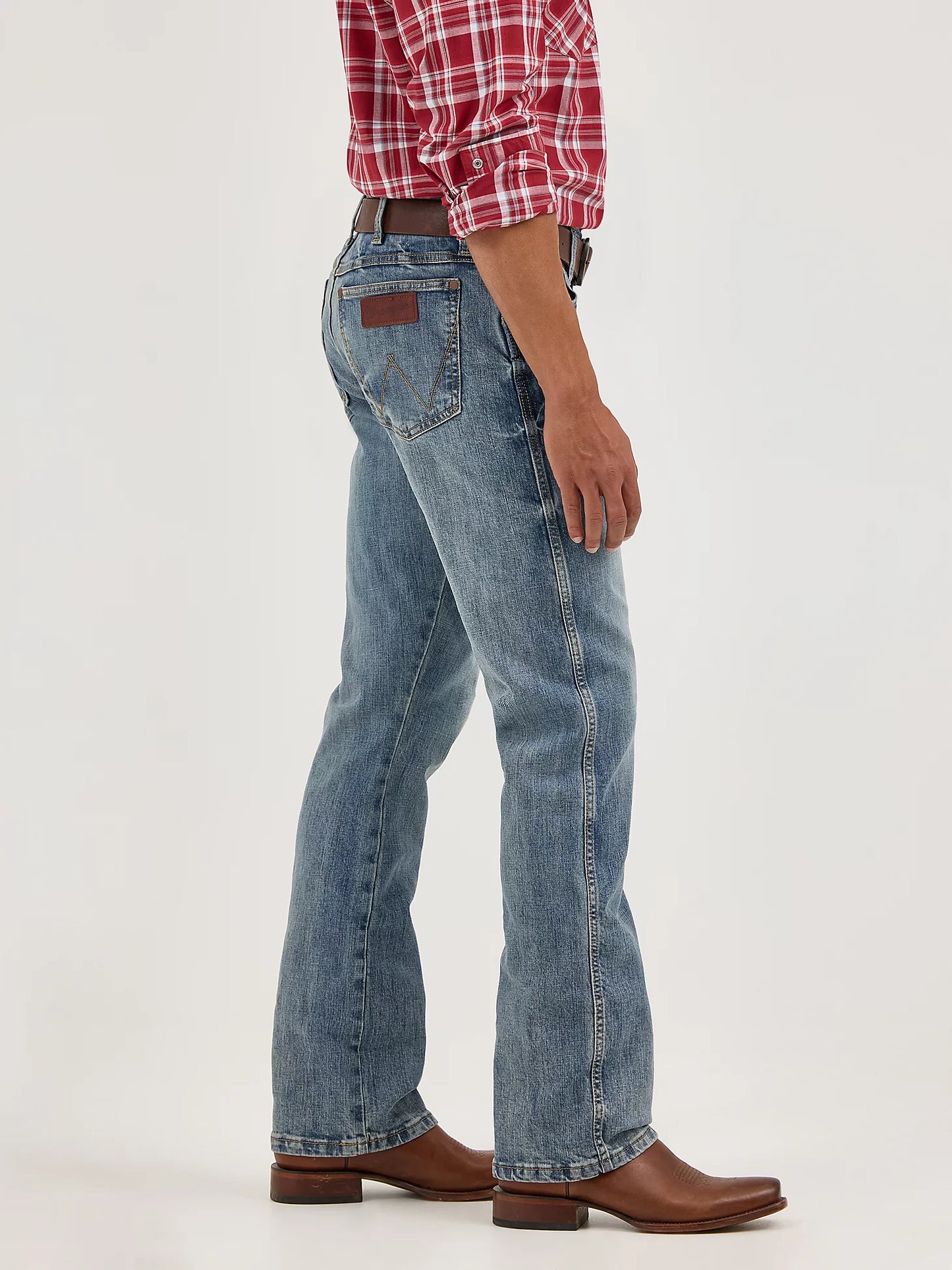 1077MWZGL Best Seller Men's Wrangler Retro Slim Fit Bootcut Jean