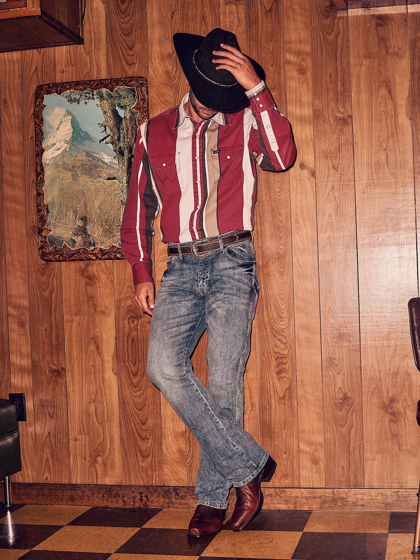 1077MWZGL Best Seller Men's Wrangler Retro Slim Fit Bootcut Jean