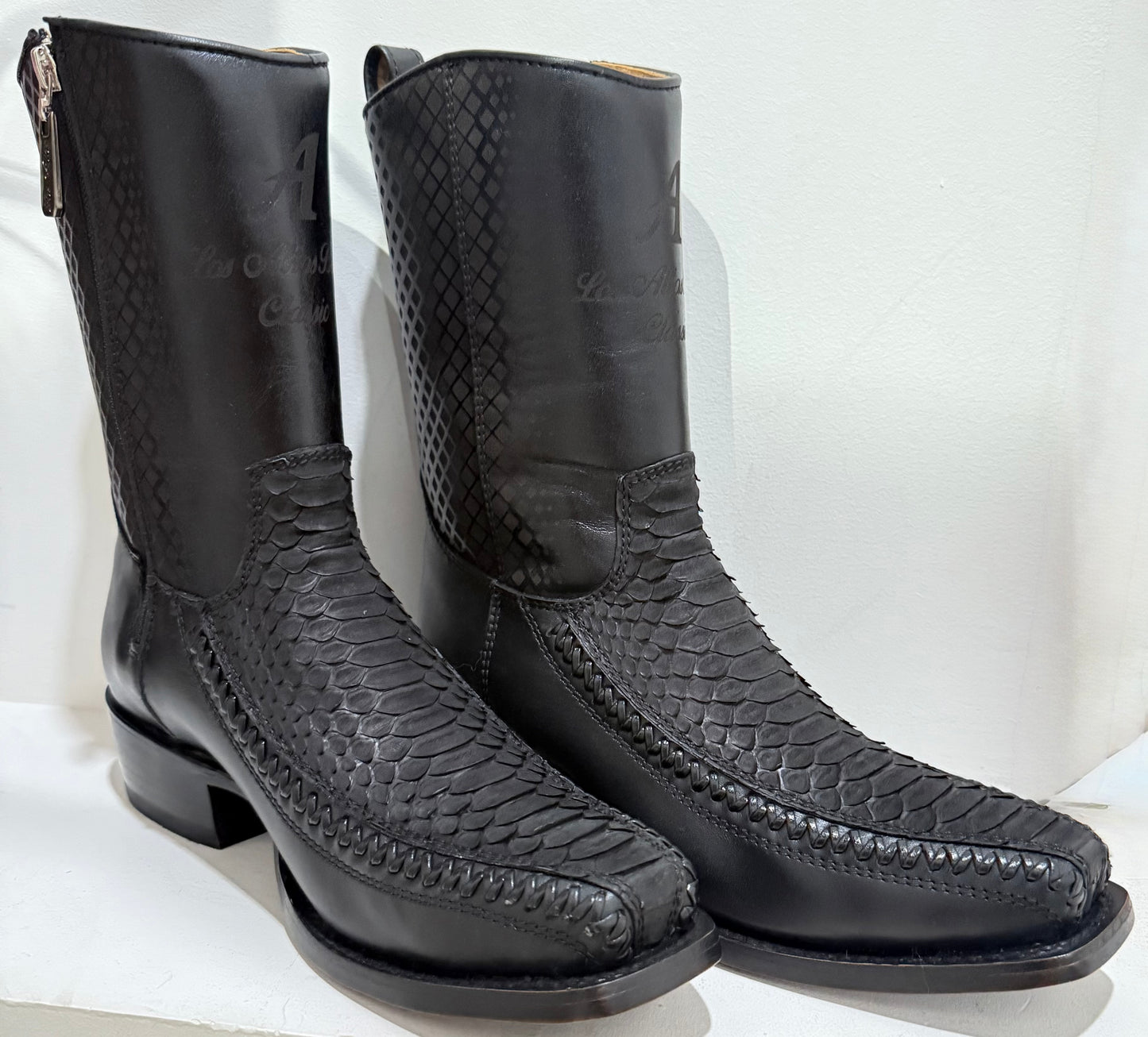 57BFPN5705 PYTHON NUBUCK BLACK BOTIN