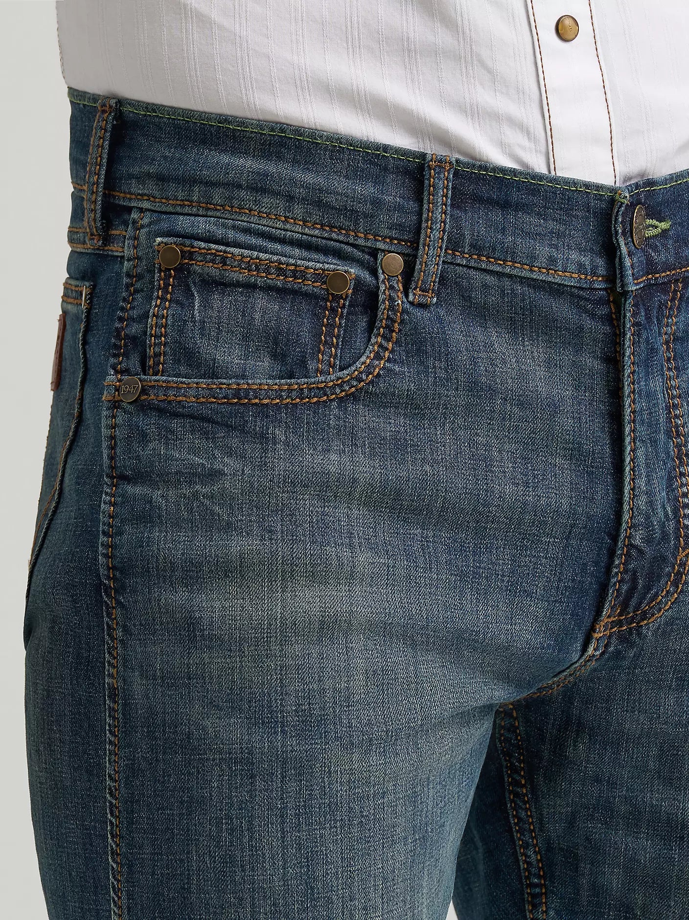 112381602 MEN'S WRANGLER RETRO SLIM FIT STRAIGHT LEG JEAN