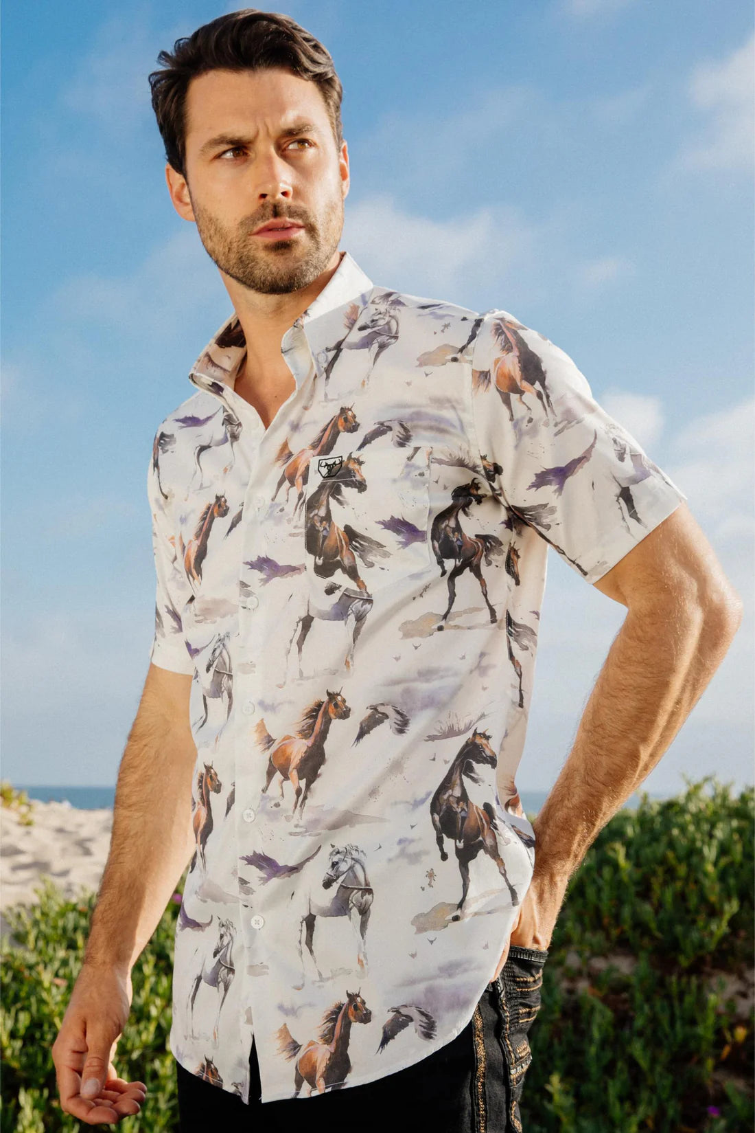 CWS9883 MEN'S SHORT SLEEVE MODERN FIT STRECH WILD HORSES PRINT SHIRT