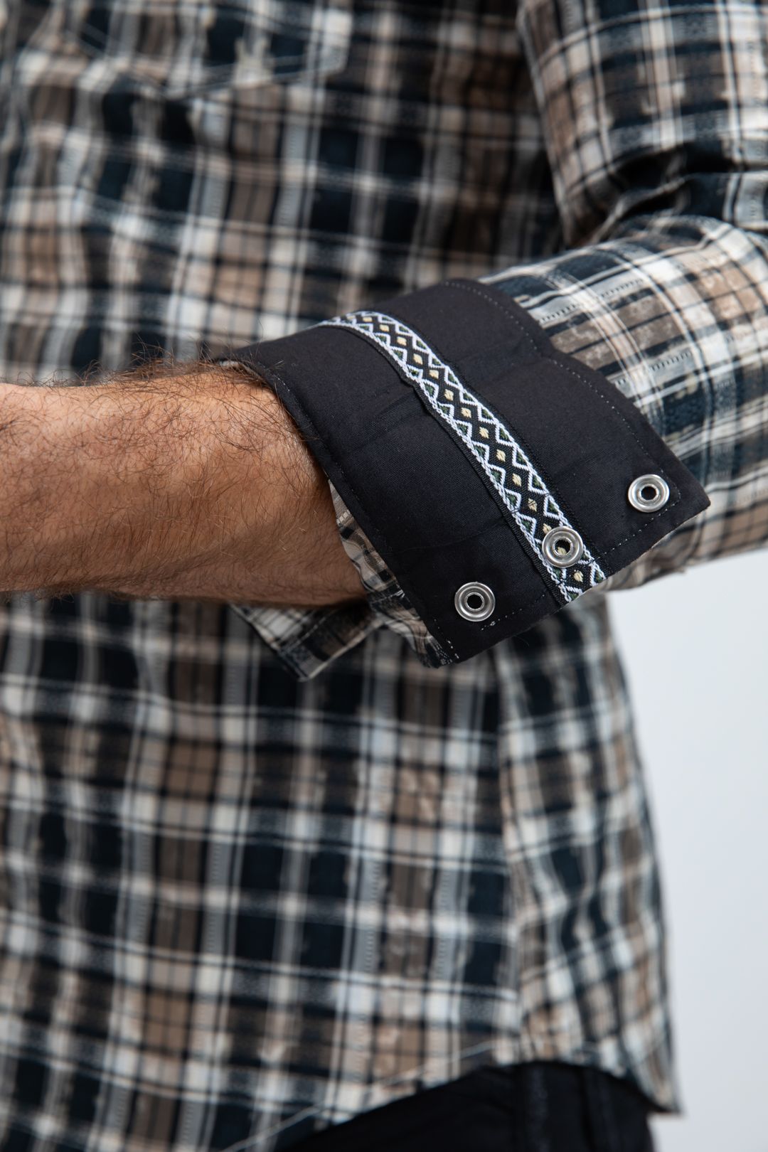 WPL11238 MENS BROWN AND BLUE PLAID LONG-SLEEVED SHIRT