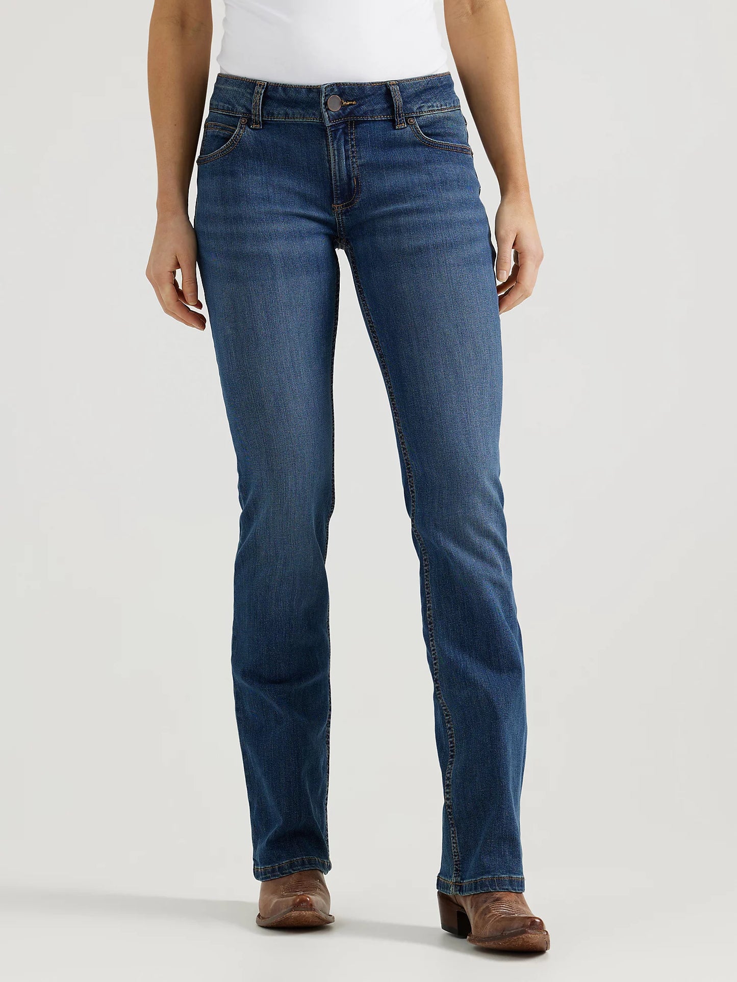 09MWZHK Women's Essential Mid-Rise Bootcut Jean