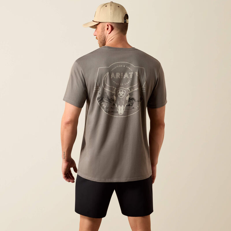 10073415 ARIAT DESERT BADGE TRADITION CLASSIC FIT T-SHIRT