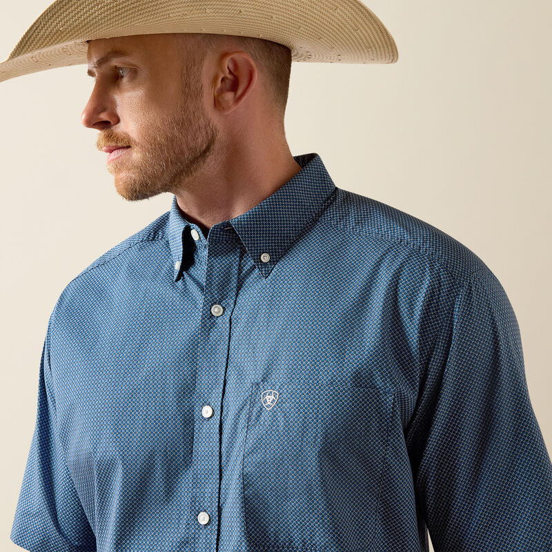 10073596 ARIAT STORM CLASSIC FIT SHIRT