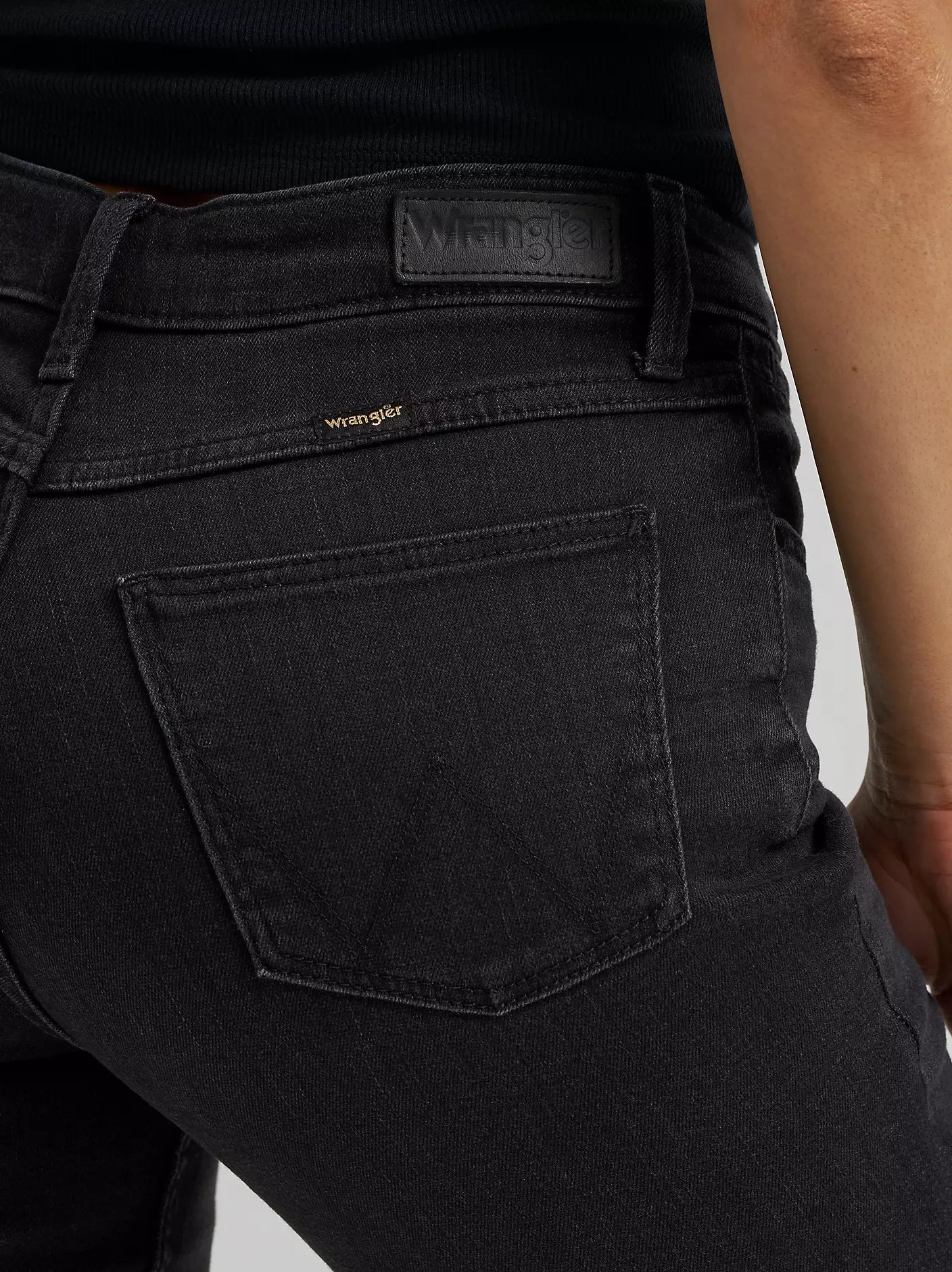 112324252 WOMEN'S WRANGLER HIGH RISE BOLD BOOT JEAN BLACK