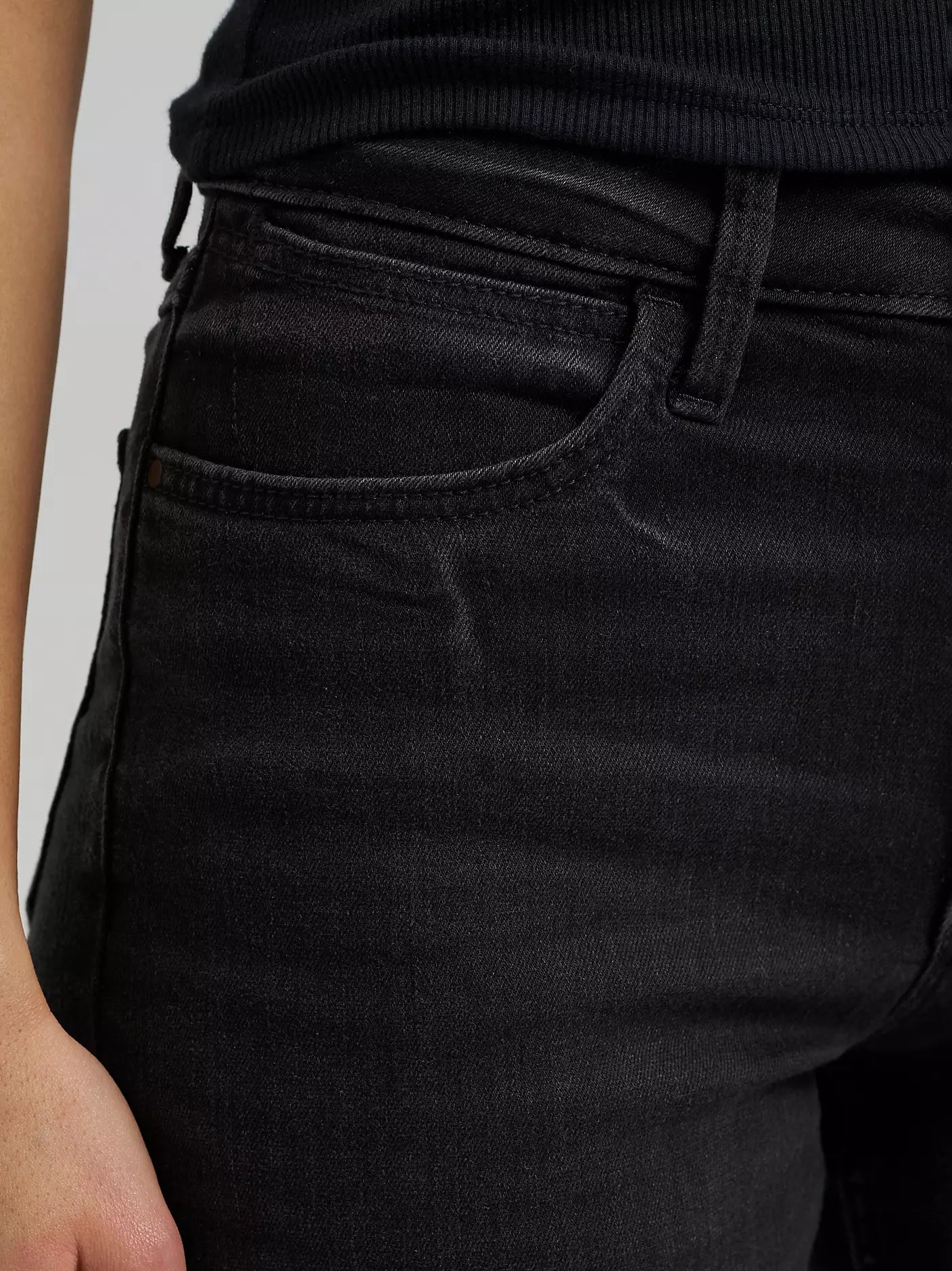 112324252 WOMEN'S WRANGLER HIGH RISE BOLD BOOT JEAN BLACK
