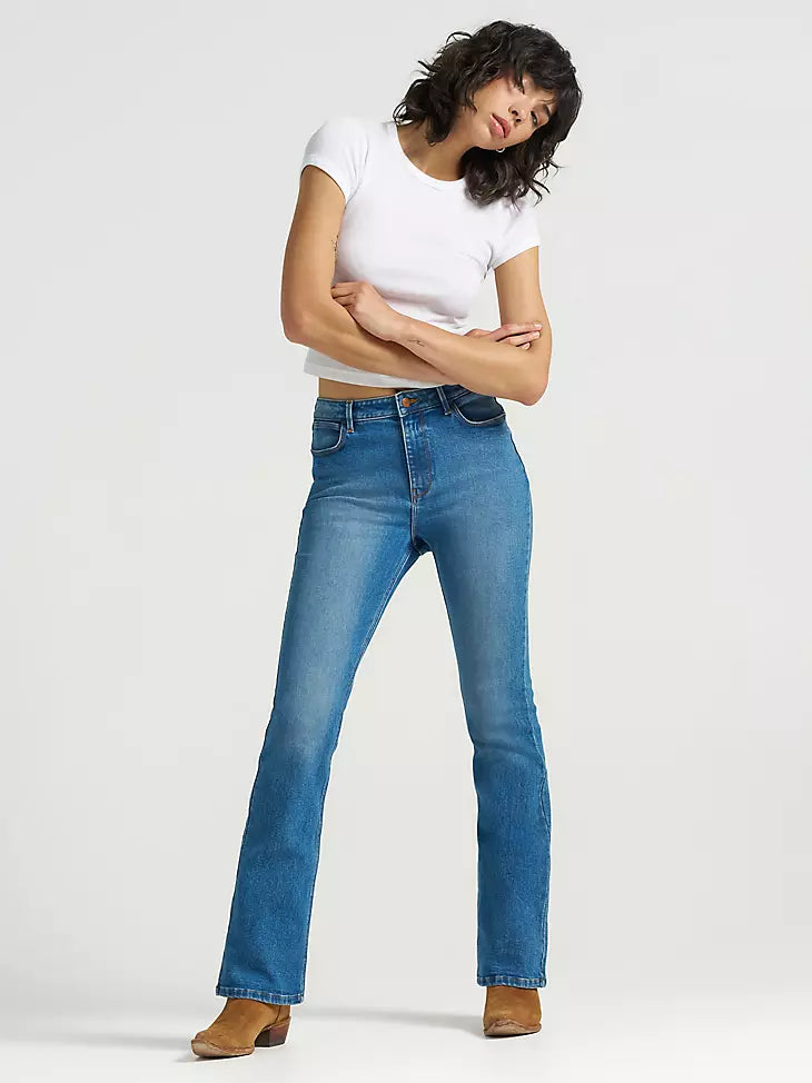 112324252 WOMEN'S WRANGLER HIGH RISE BOLD BOOT JEAN BLUE