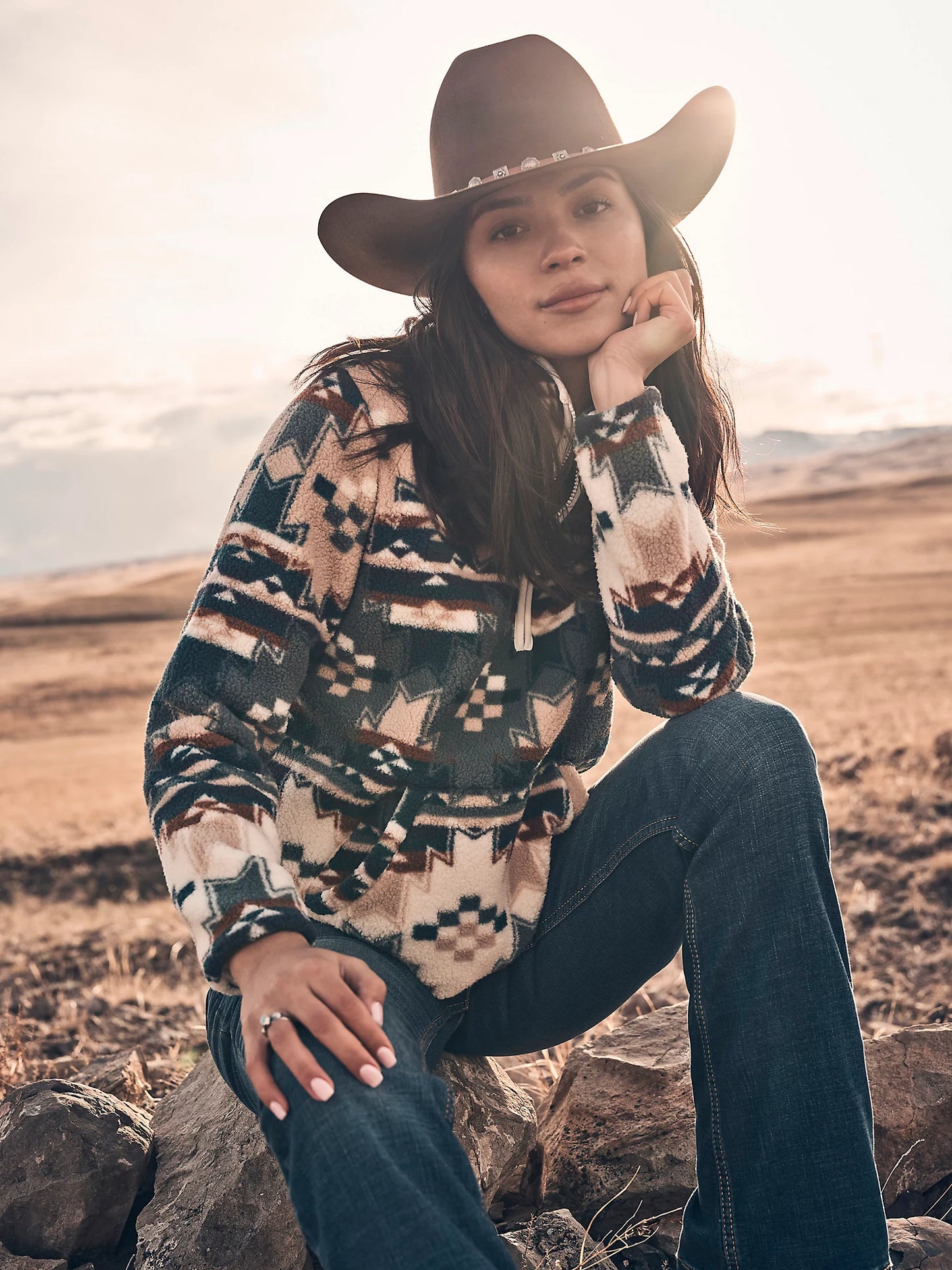 112367283 WOMEN'S WRANGLER RETRO QUARTER-ZIP SHERPA PULLOVER