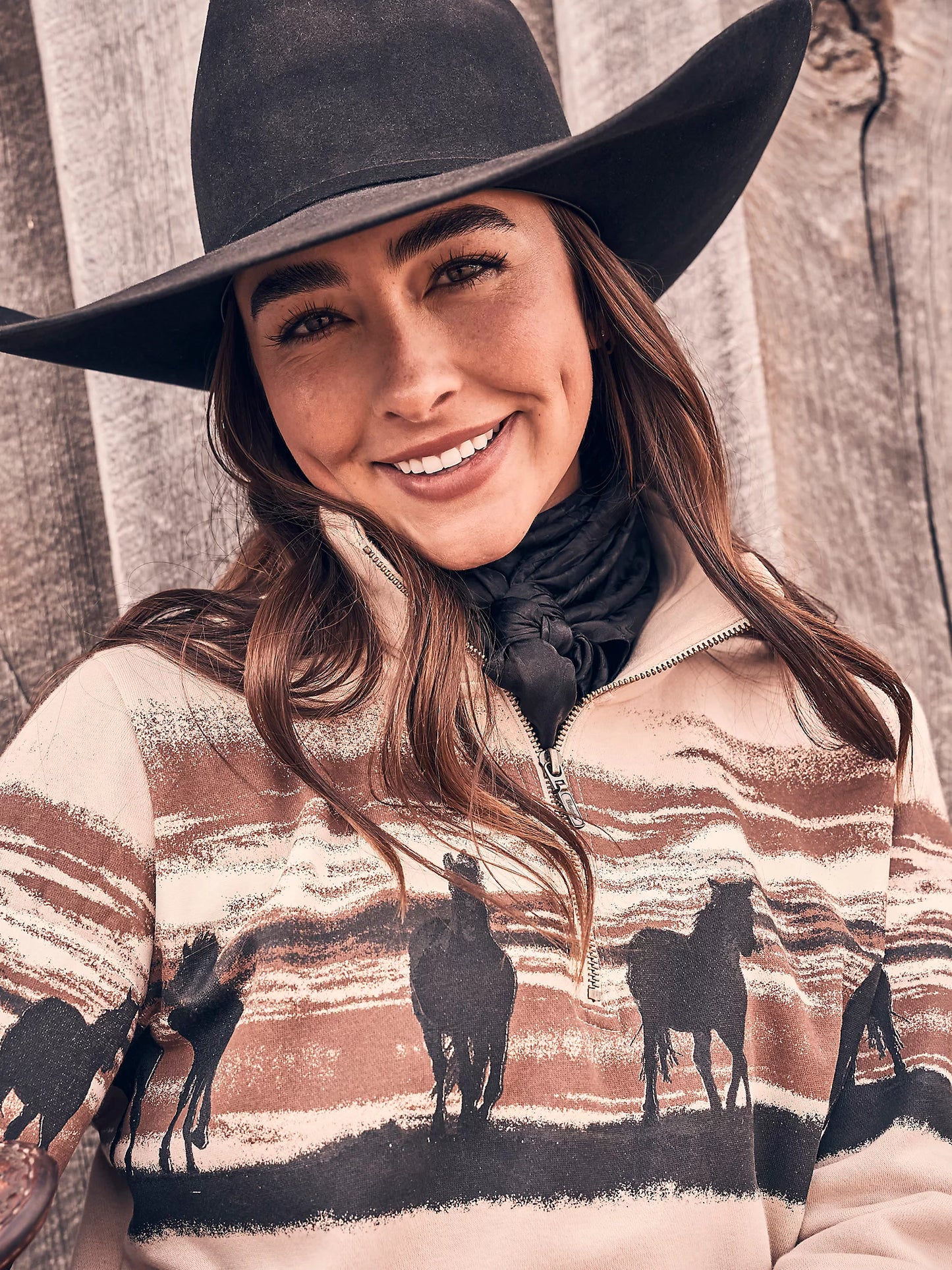 112367394 WOMEN'S WESTERN QUARTER ZIP SWEATSHIRT