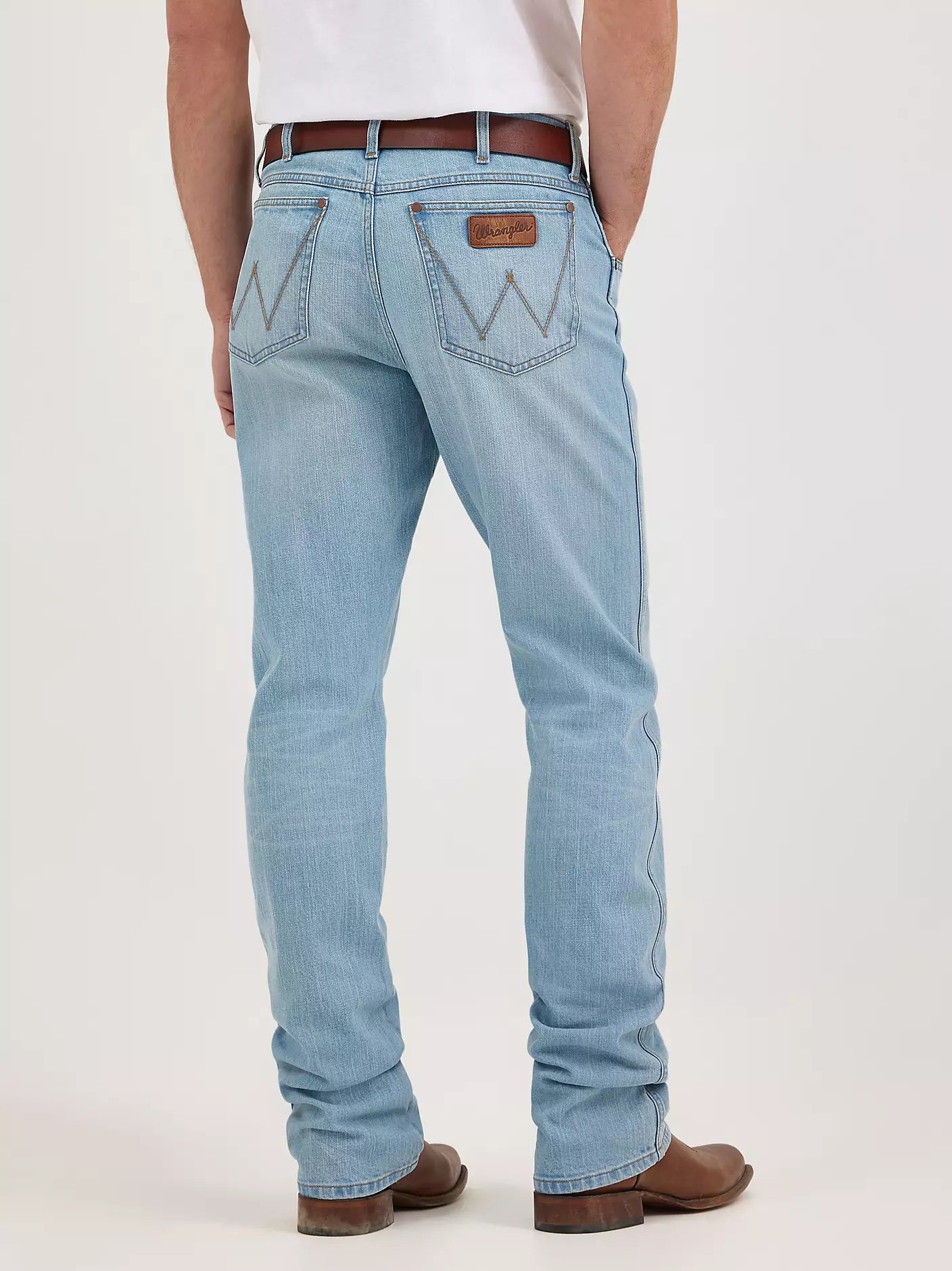 112367676 MEN'S WRANGLER RETRO RELAXED FIT BOOTCUT JEAN