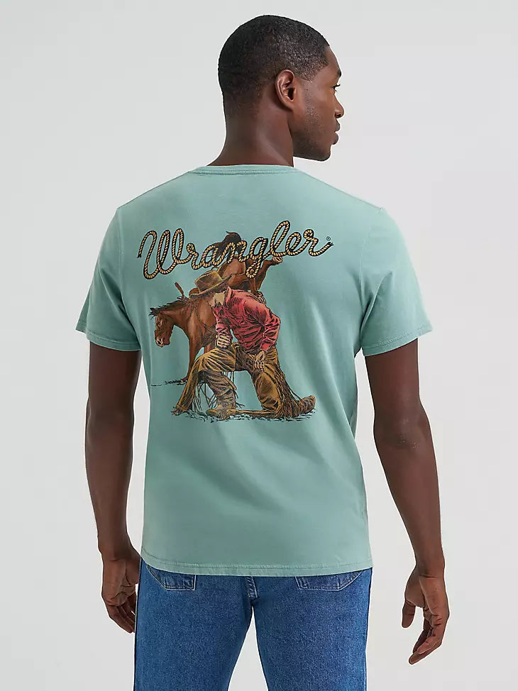 112375739 KNEELING COWBOY BACK GRAPHIC T-SHIRT