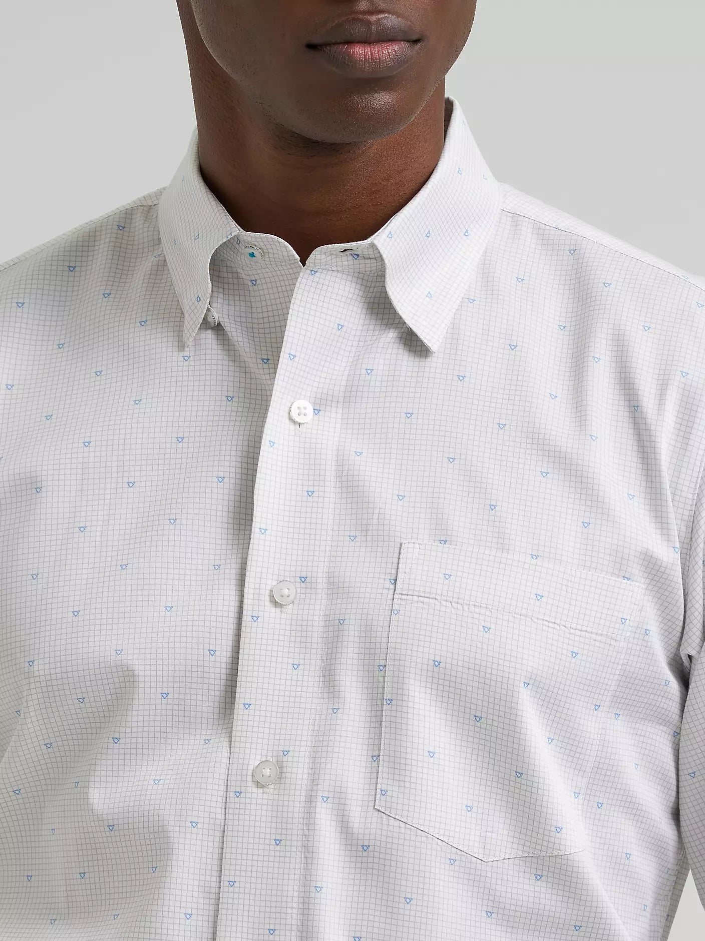 112381546 MEN'S CODY JOHNSON ONE POCKET BUTTON DOWN SHIRT