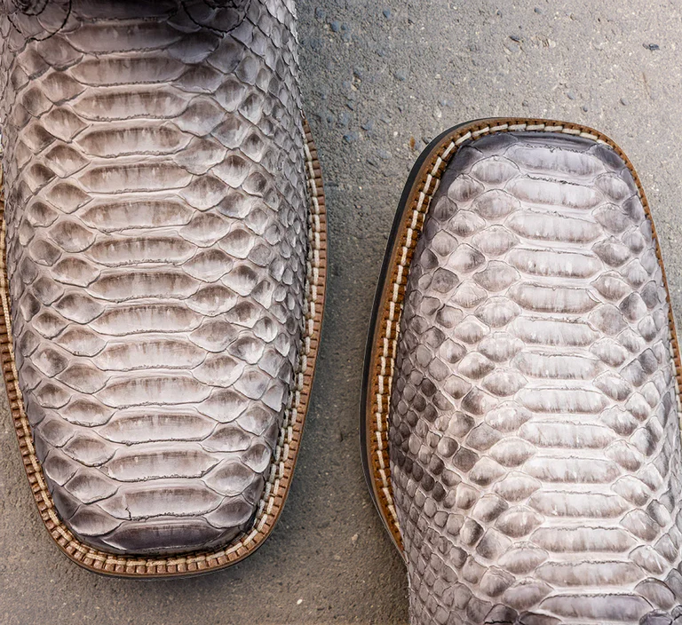CC289 WESTERN RODEO OXFORD PYTHON BOOT CUADRA
