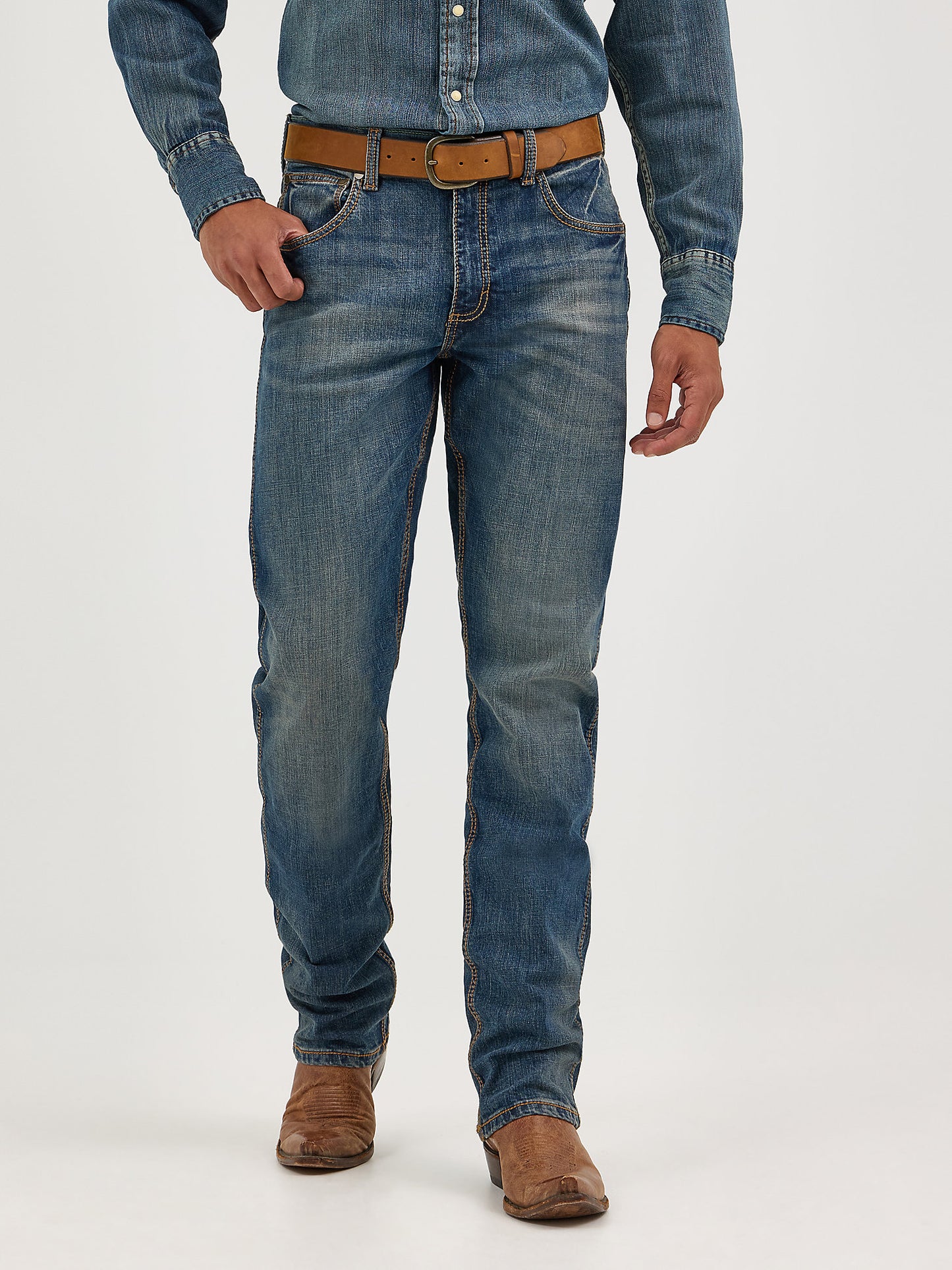 WLT88BZ Men's Wrangler Retro Slim Fit Straight Leg Jean