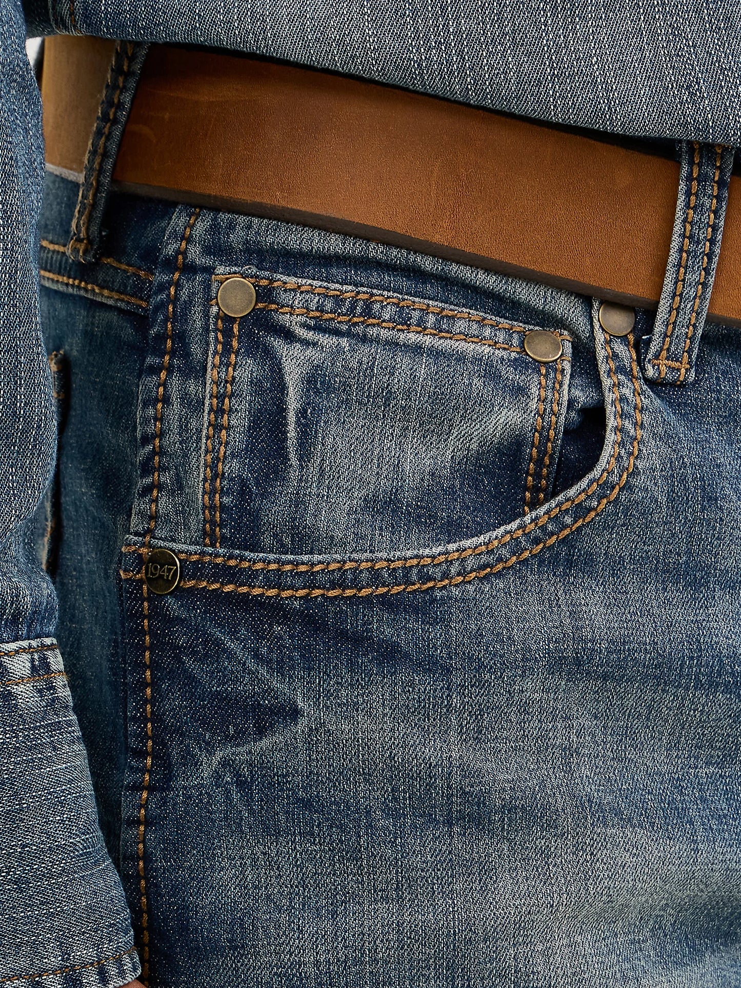 WLT88BZ Men's Wrangler Retro Slim Fit Straight Leg Jean