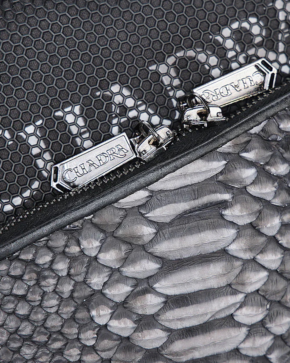 DU728 CUADRA GREY CONTRASTING LEATHERS EXOTIC MESSENGER BAG
