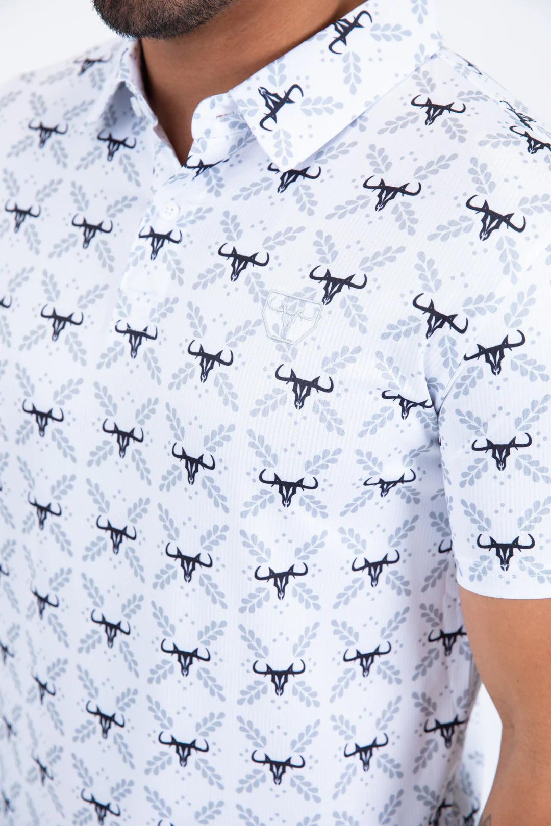 PGP11425 Men's Performance Fabric Modern Fit Stretch Western Longhorn Print Polo – White